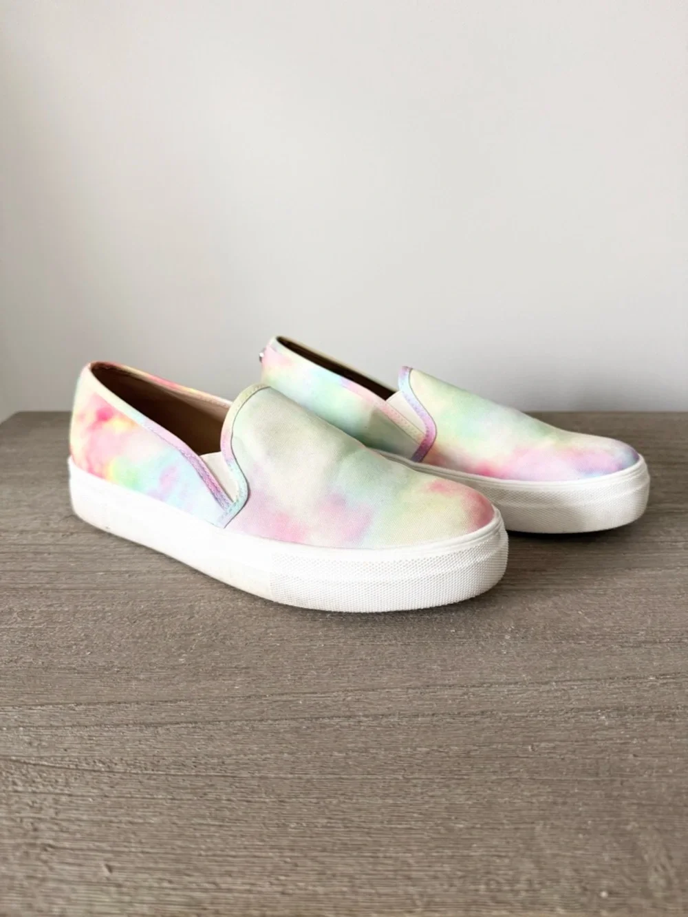 Steve Madden Toshe Slip-On Platform Sneakers in Canvas Pastel Tie-Dye Size 8.5